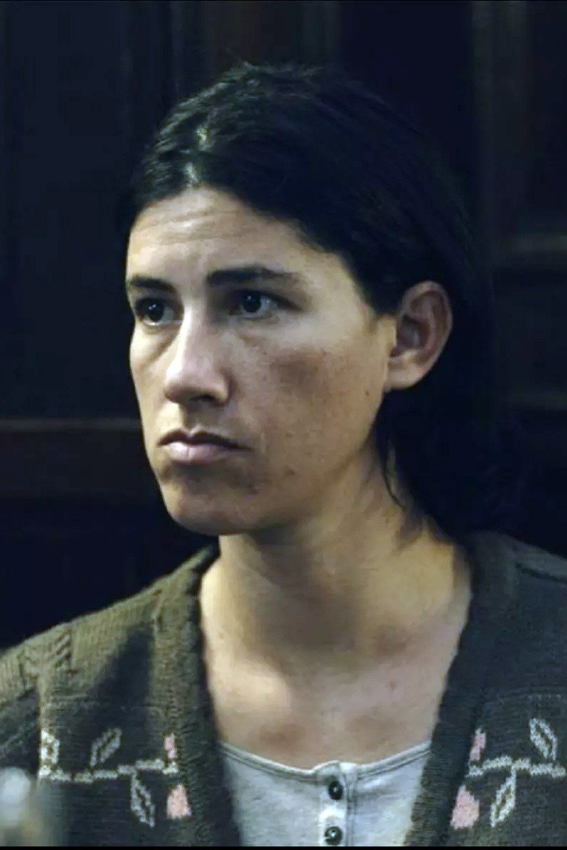 Yanina Ávila as Gladys in The Crimes That Bind