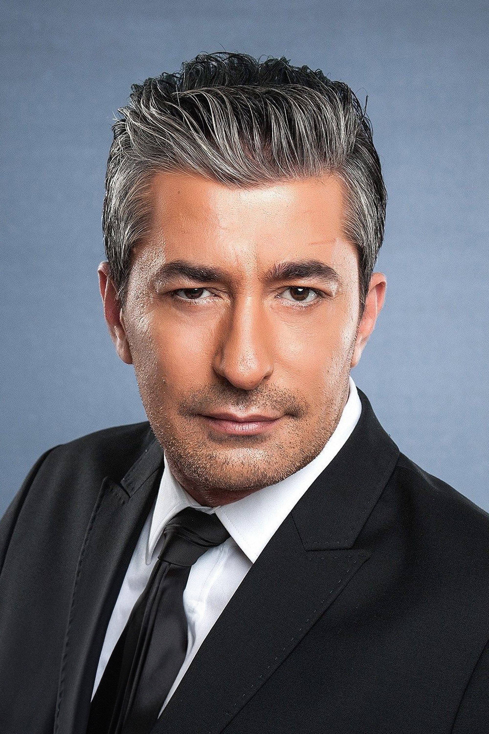 Erkan Petekkaya as Murat in Come and Love