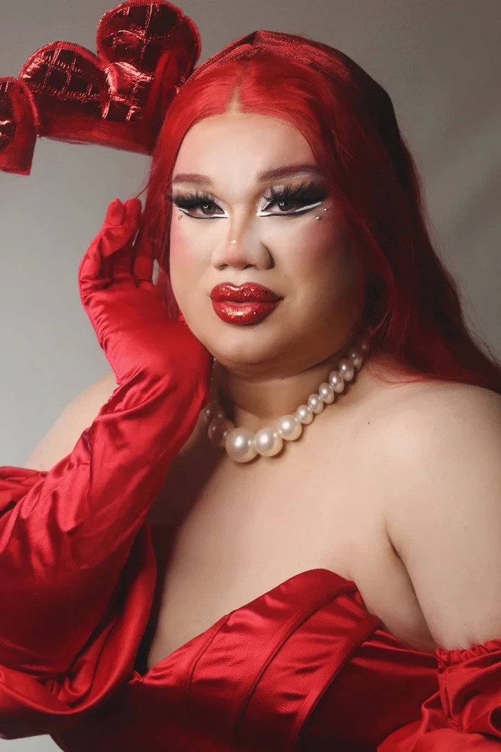 Miss Fausty Love as Self - Co-Host in Acartonada: El desafío
