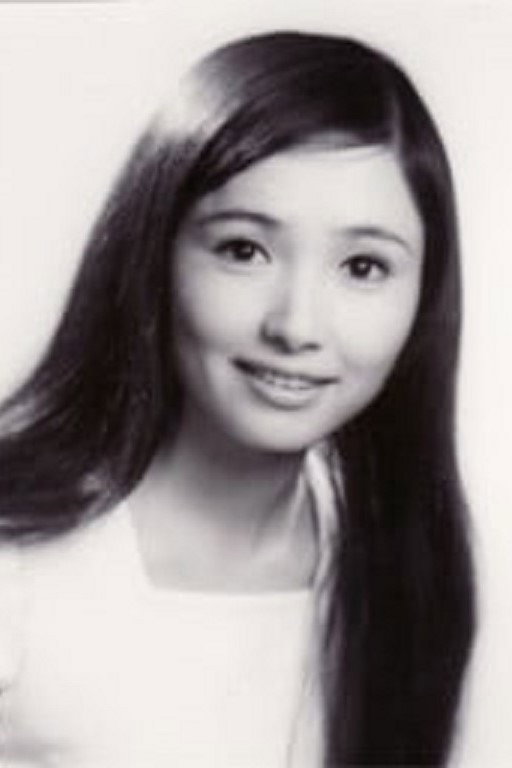 八代順子 as Yayoi in Live and Learn