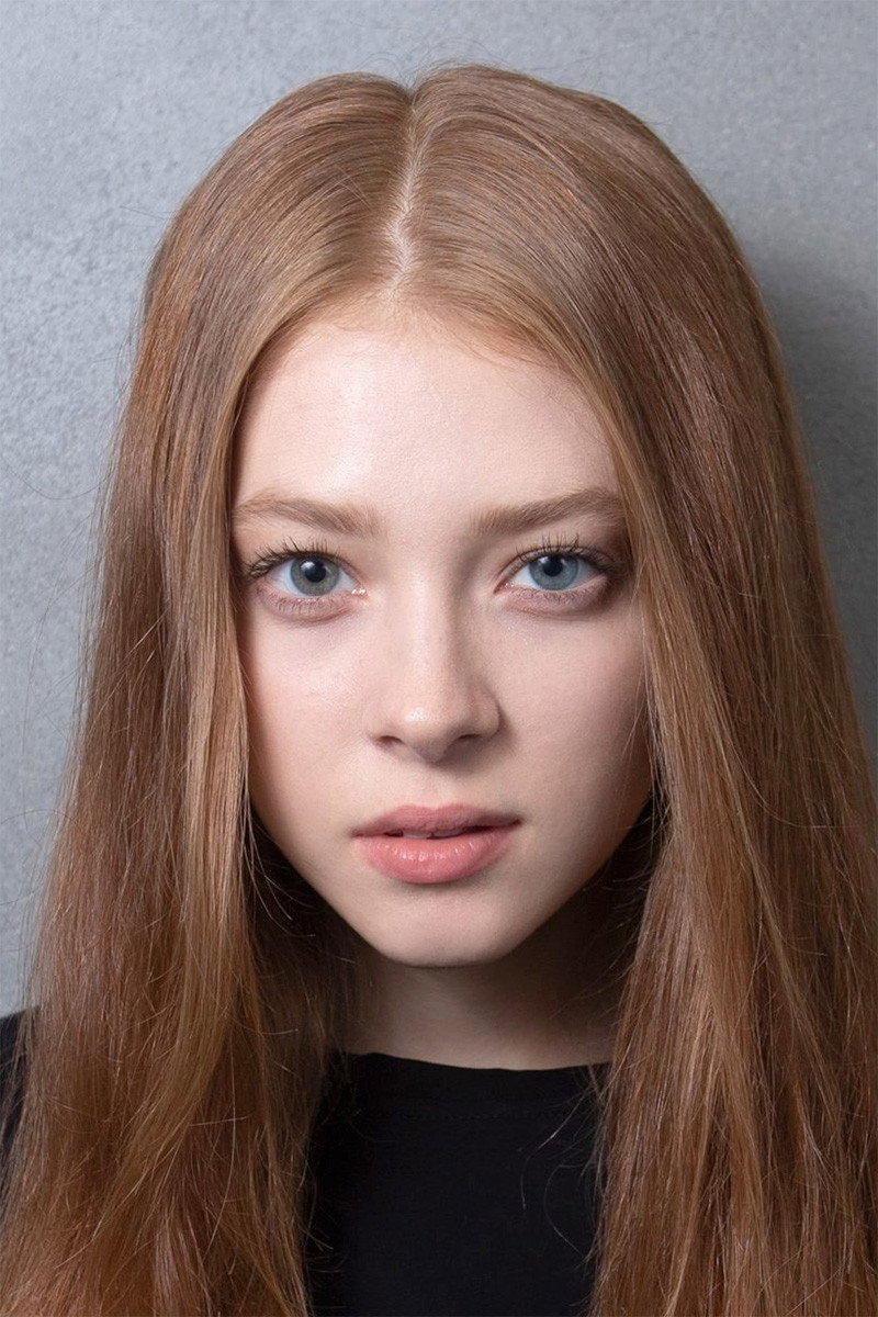 Валентина Ляпина as Таня in «Lucky»