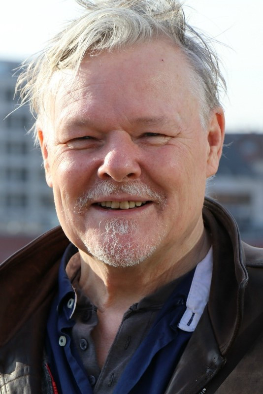 Jos Verbist as Karel in Vele hemels boven de zevende