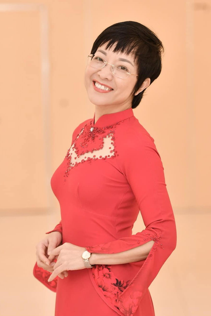 Thảo Vân as Self / MC in Gặp Nhau Cuối Tuần