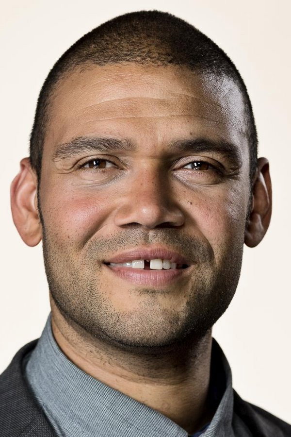 Roger Matthisen as Jo Jo in Nissernes Ø