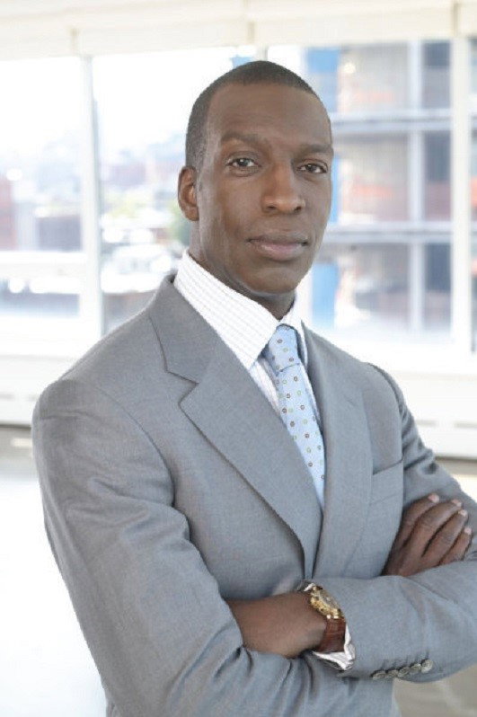 Michael Johnson as Himself in Chasing Perfection