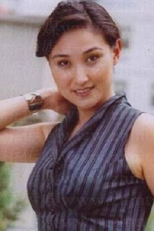 Haihai Lin as Meng Ru in Prague Romance