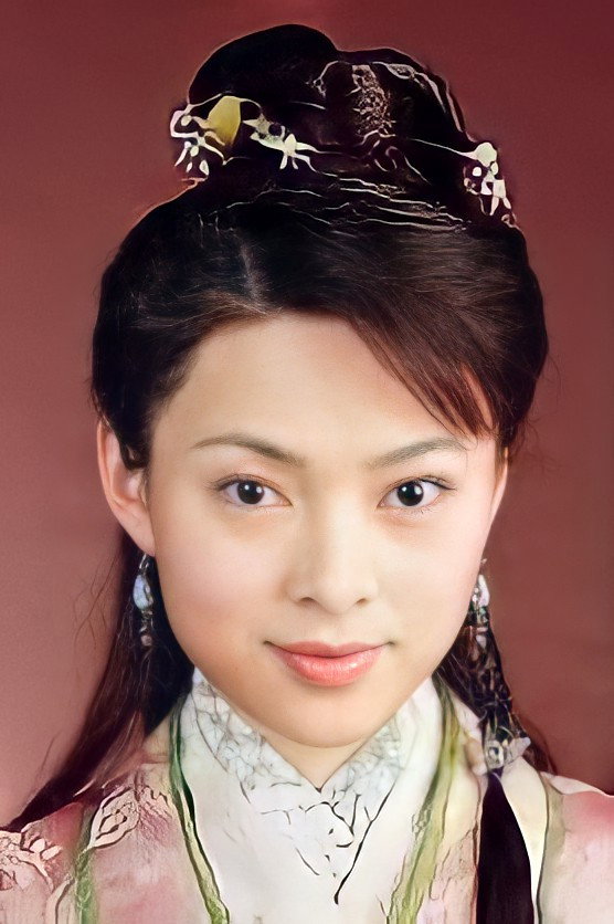 陳珮珊 as 梨英 in 妙探出租