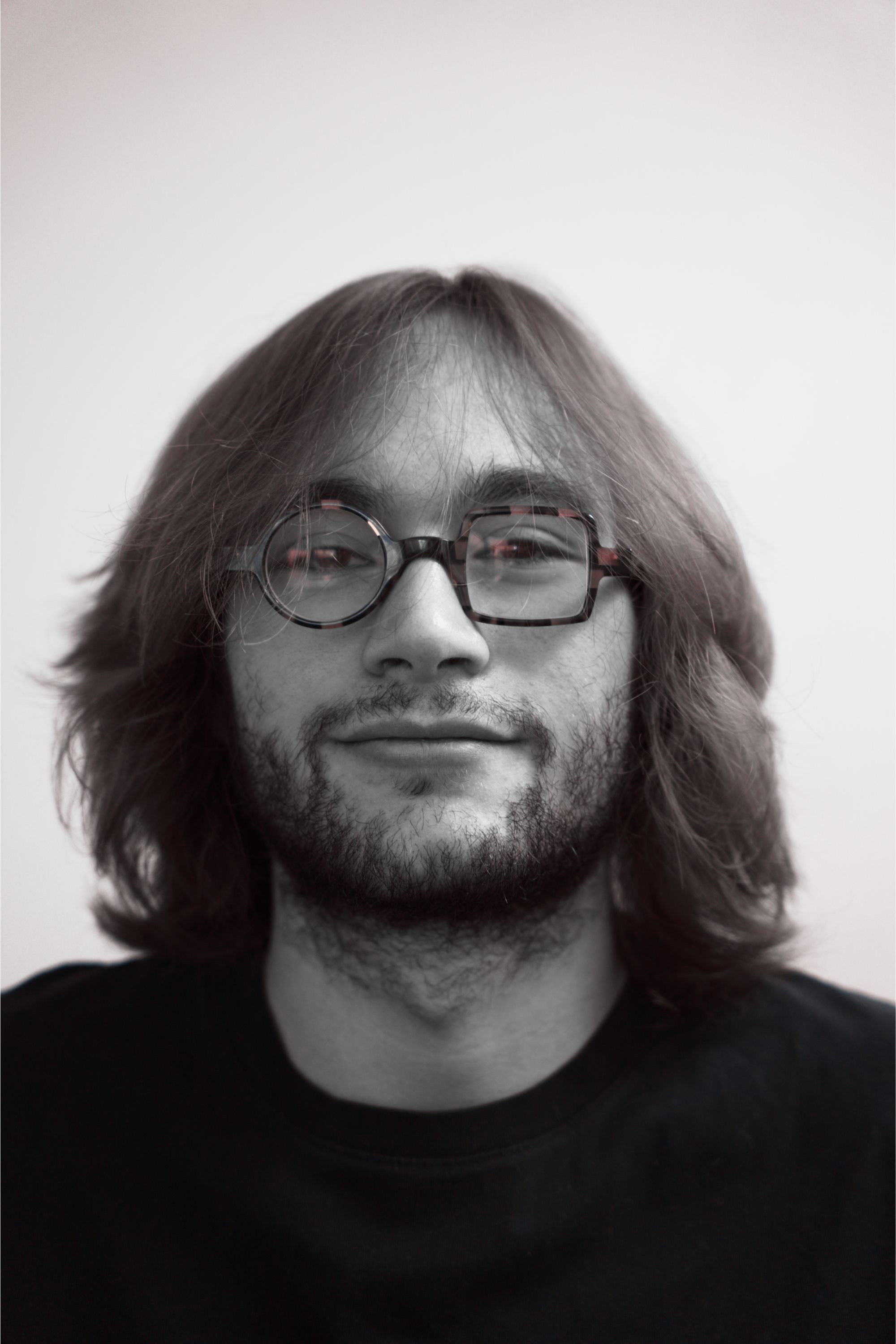 Mateo Bernard as l'homme tournesol in L'Homme endormi
