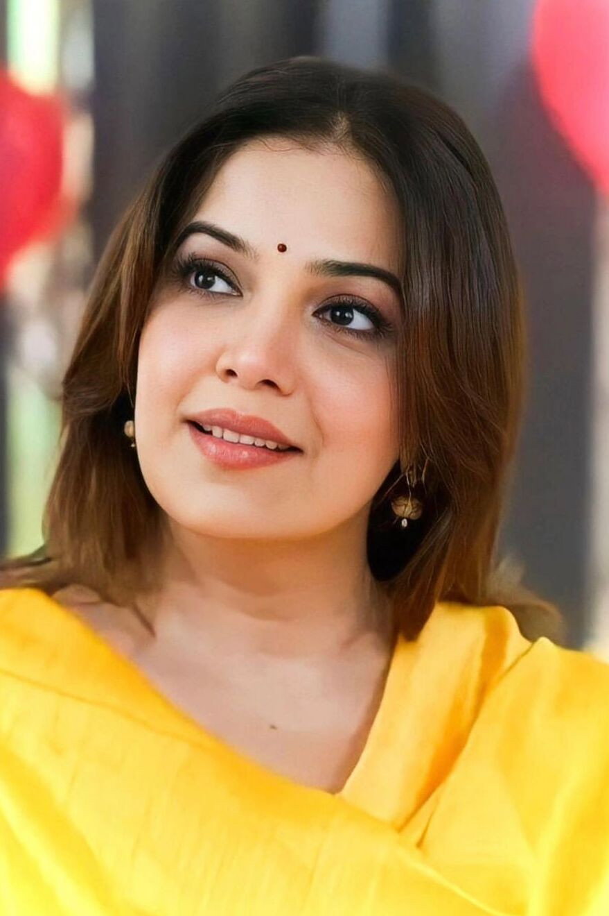 Shilpa Tulaskar as Yashna's Mother in Hi Nanna
