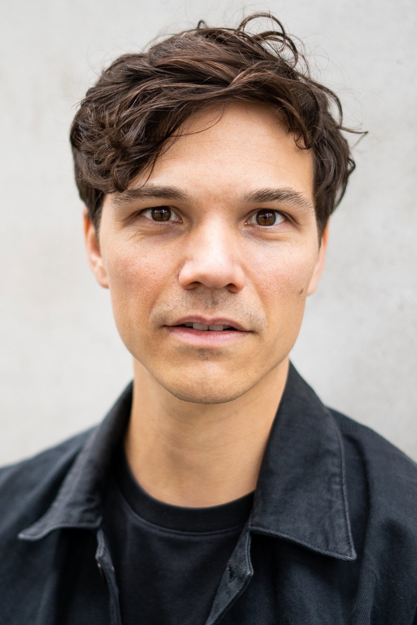 Sebastian Urzendowsky as Andreas in Lichter
