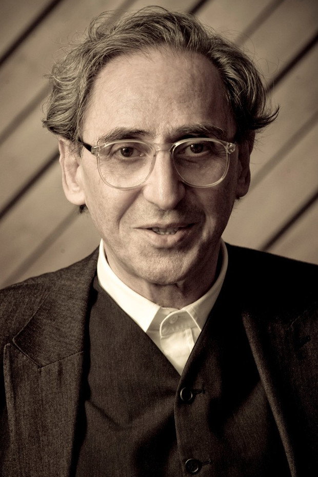 Franco Battiato as Sé stesso (materiale d'archivio) in Il coraggio di essere Franco