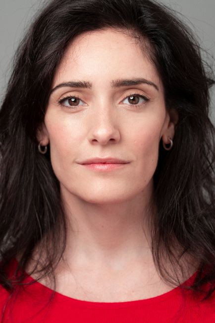 Melania Cruz as Rosalía de Castro in Contou Rosalía
