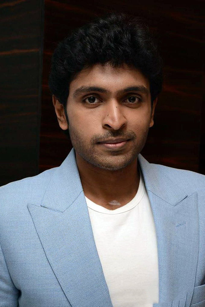 Vikram Prabhu as Guru in Neruppu Da
