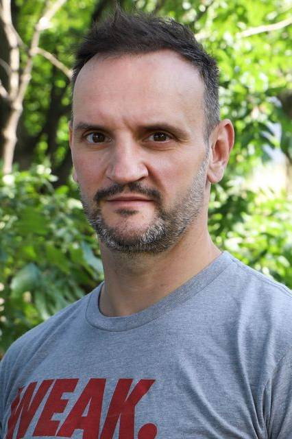Tobias Ofenbauer as Lukas in Alles finster