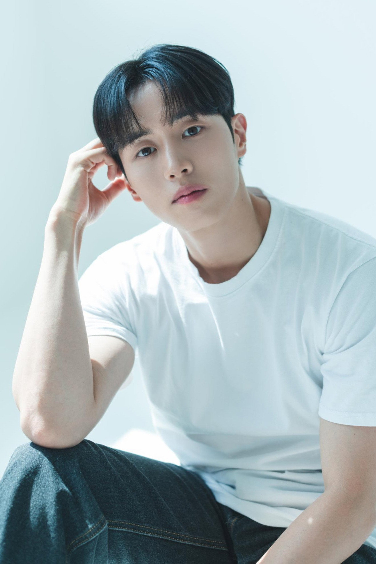 허태윤 as Han Lee-hyun in Saint Laurence Academy