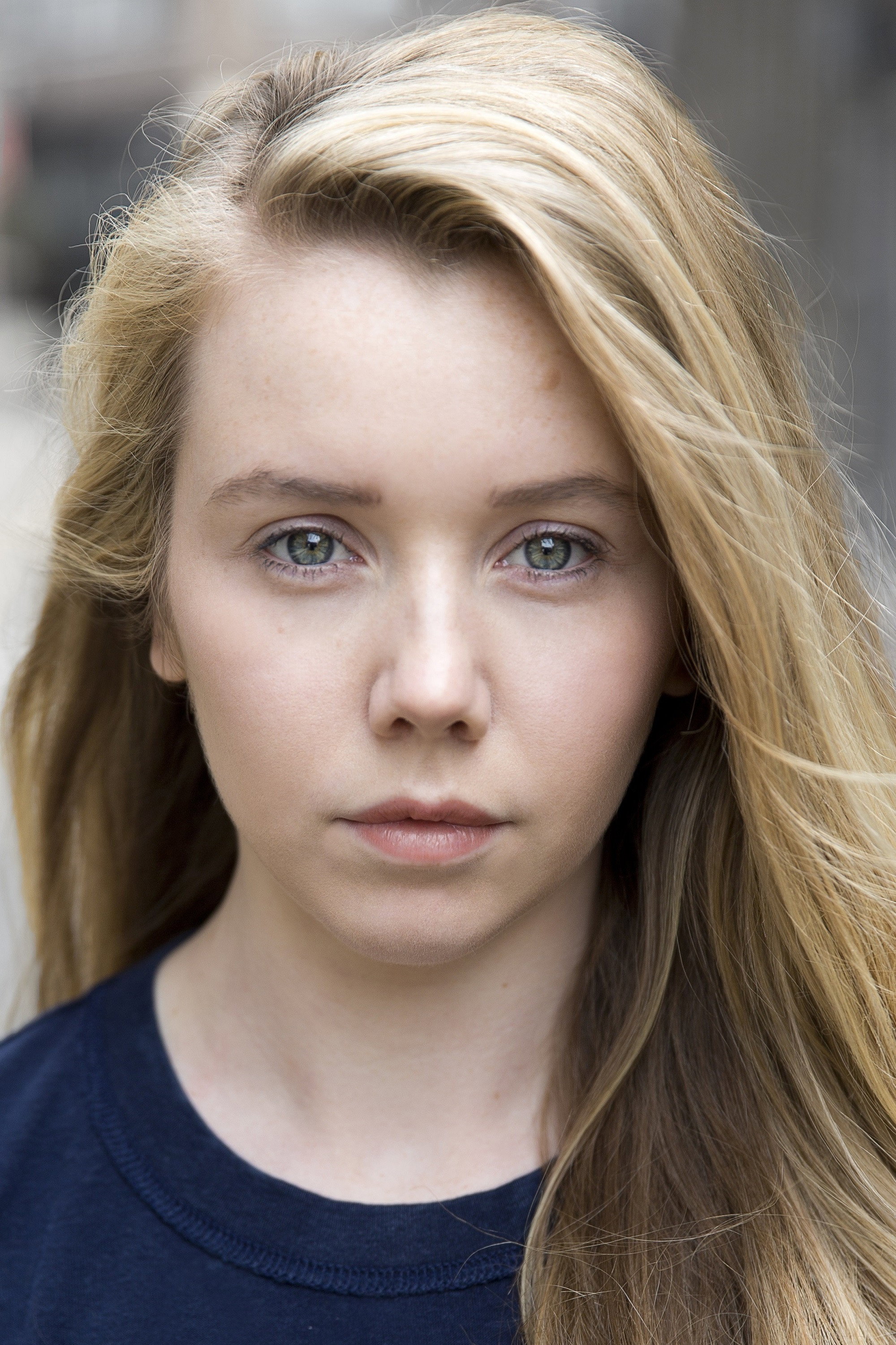 Lauren Lyle as Chloe Demichelis in Broken