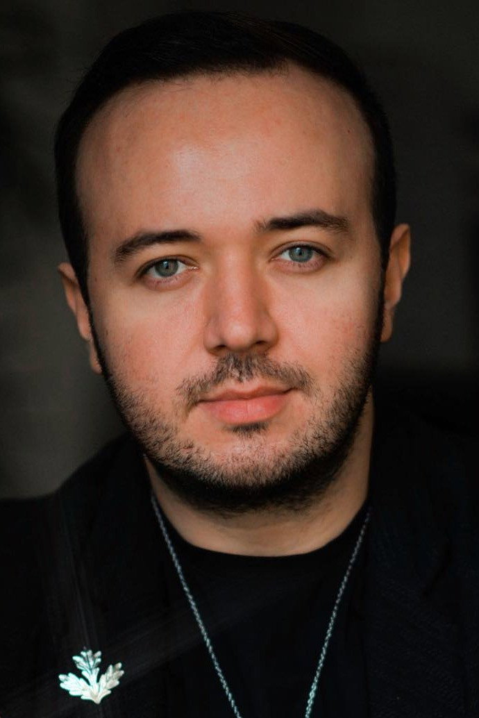 Dobai Attila as Csabi in Holnap tali!