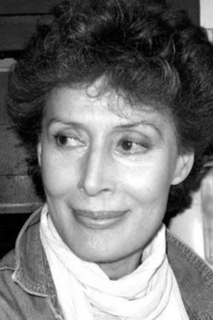 Gisèle Grimm as The traveler at Orly in Jerk in Istanbul