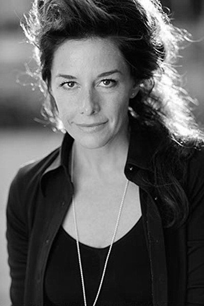 Carina Braunschmidt as Ela in Roughhead