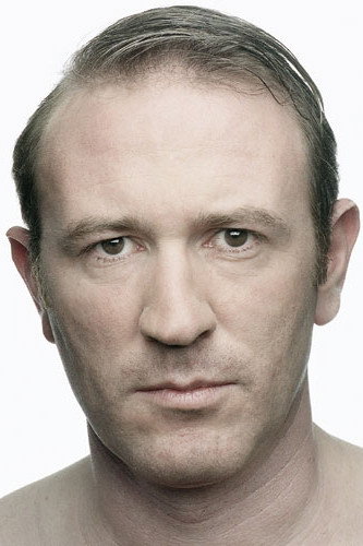 Stefan Walz as Frank Ortner in Peter Lohmeyer sein