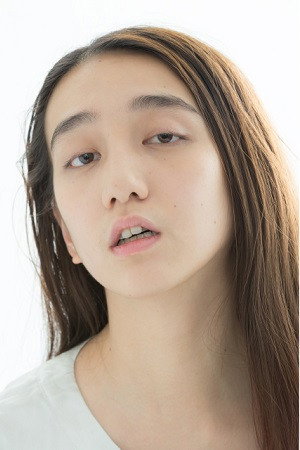 長井短 as 謎の女 in Thy Name