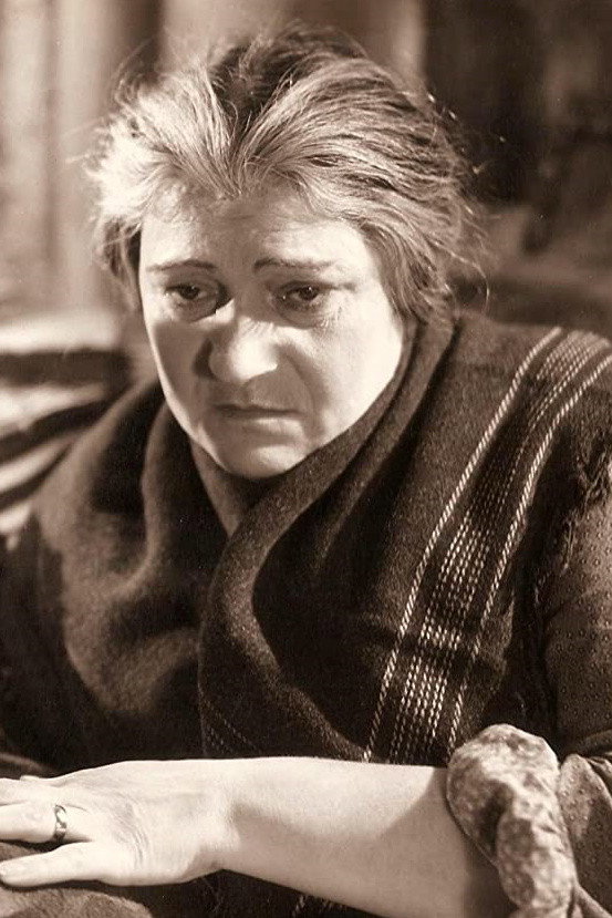 Anna Appel as Chaya Peshe in The Singing Blacksmith