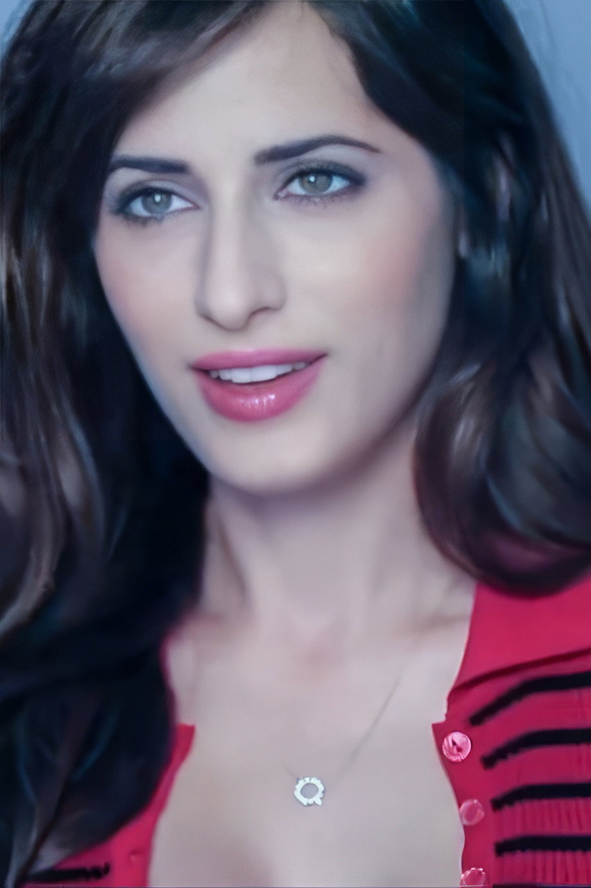 Masha Pour as Young Bebe in Patiala House