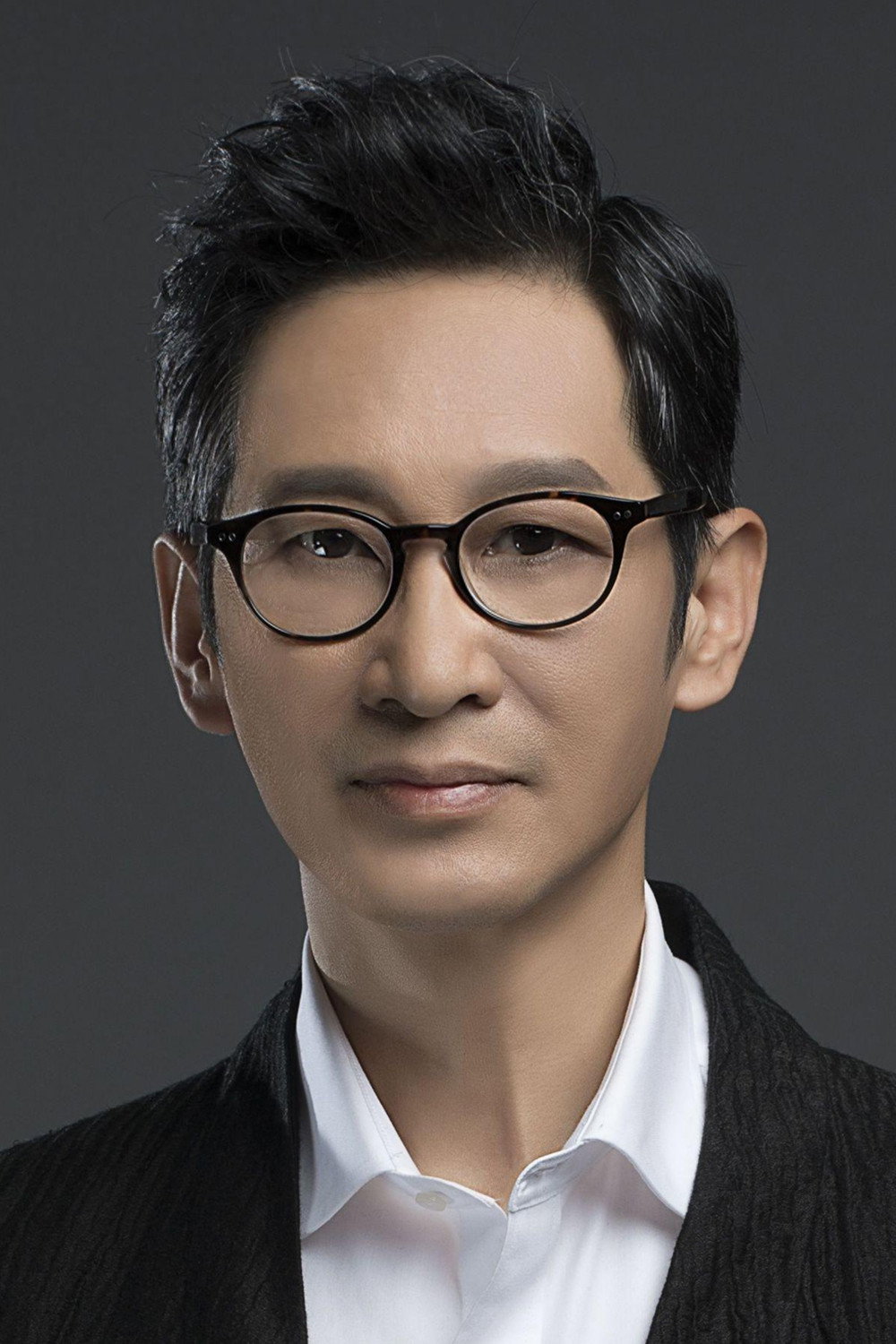 王勁松 as Fang Jianshe in Unexpected Falling