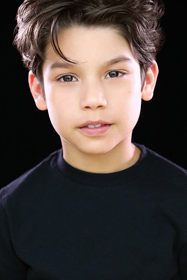 Evan Whitten as Charlie in Mona Lisa and the Blood Moon