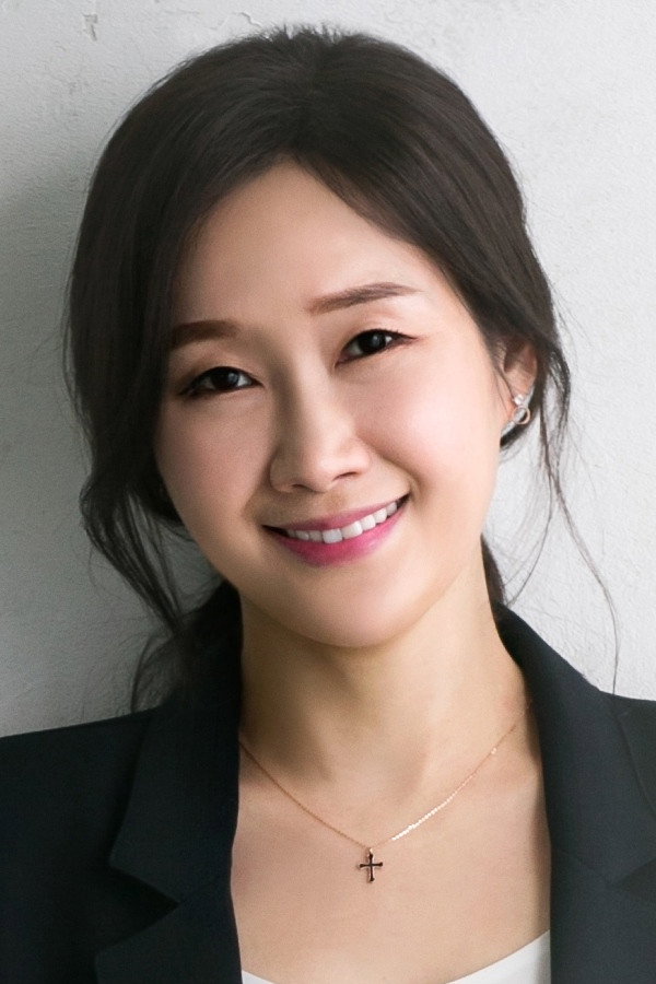 배해선 as Kim In-sook in Alice