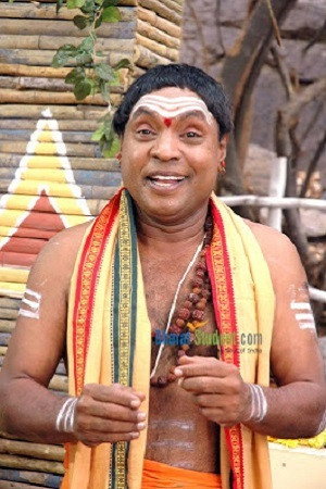 Gundu Hanumantha Rao as Anjaneyulu "Anji" in Amrutham
