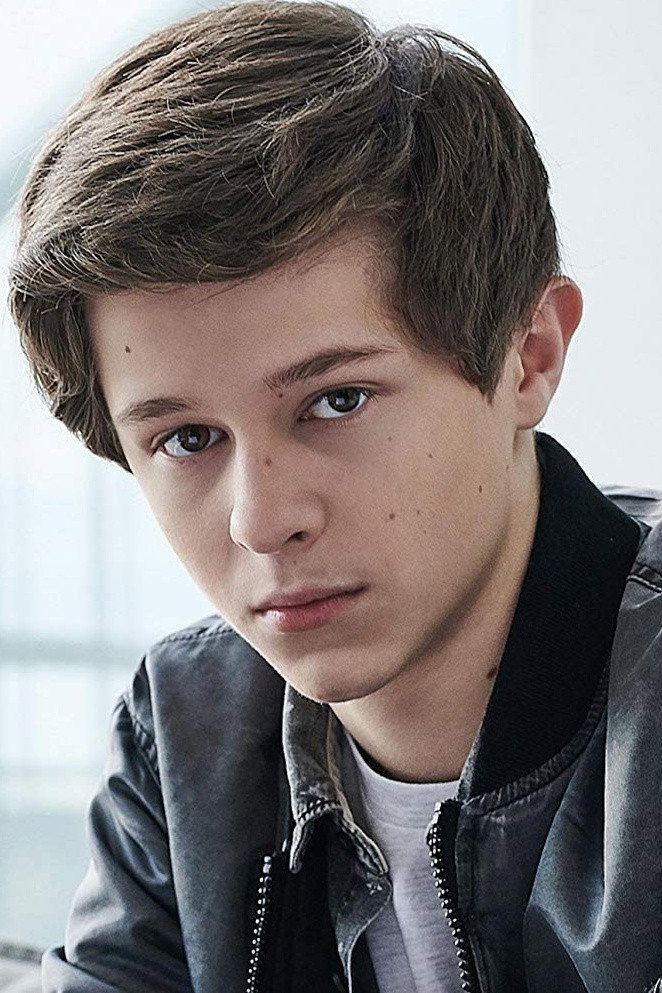 Graham Verchere as Rowan Cross in How to Lose a Popularity Contest