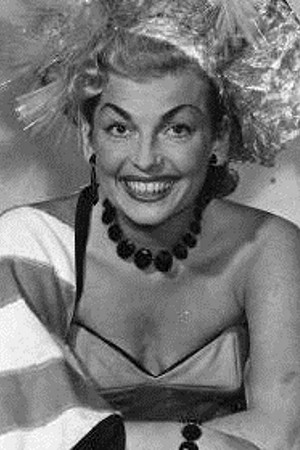 Git Gay as Vera Cavalcante in Flottans överman