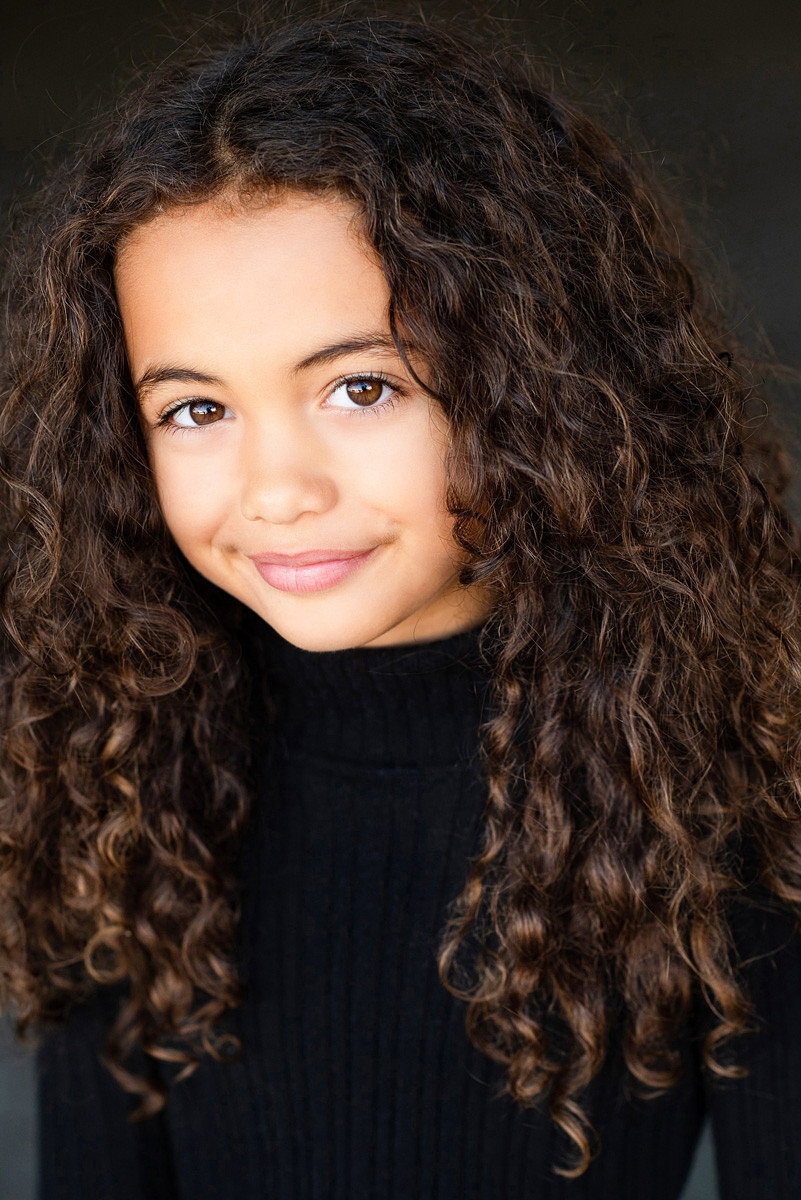 Appy Pratt as Jenny in Skeletons in the Closet