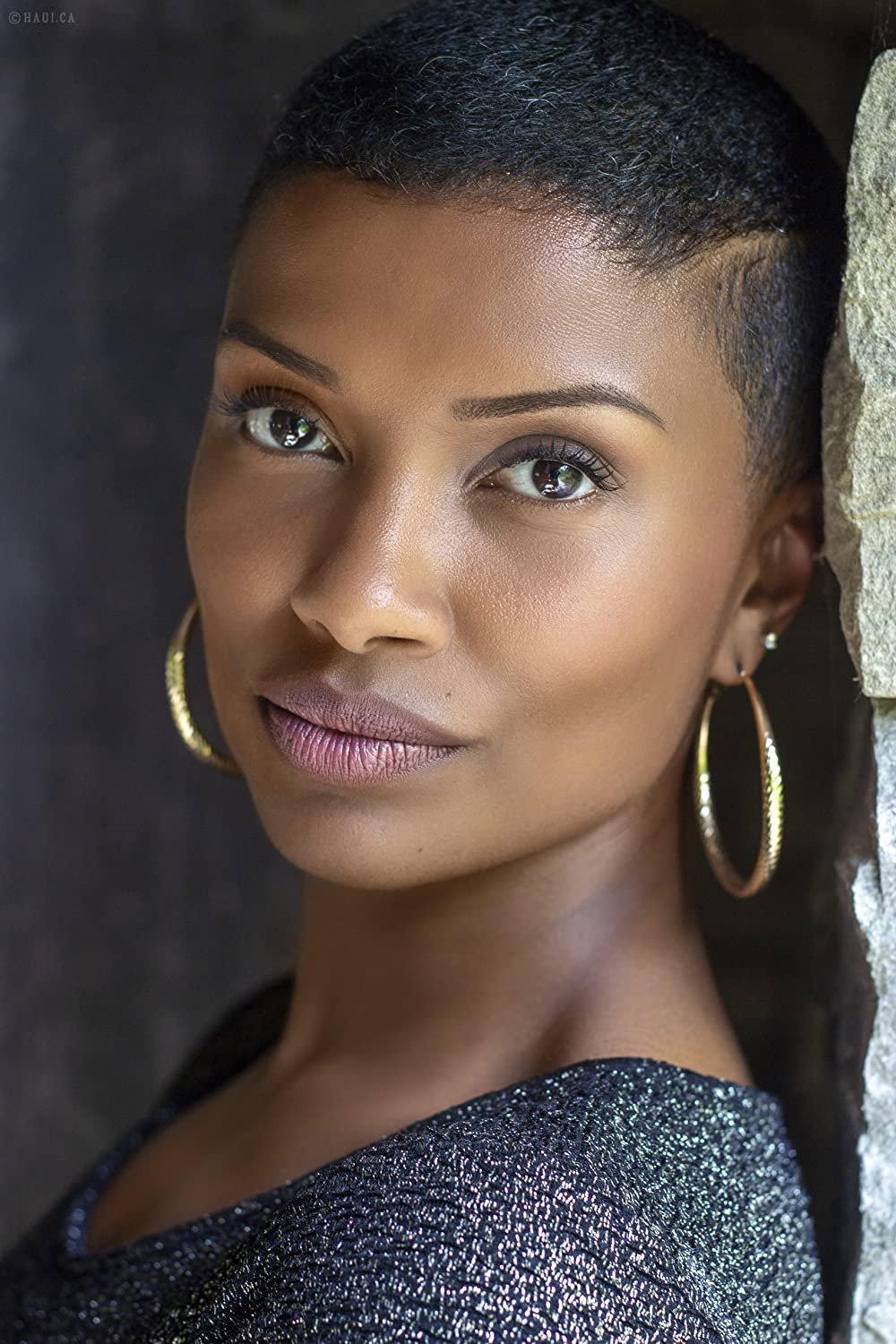 Samantha Walkes as Elle Montiero in Cross