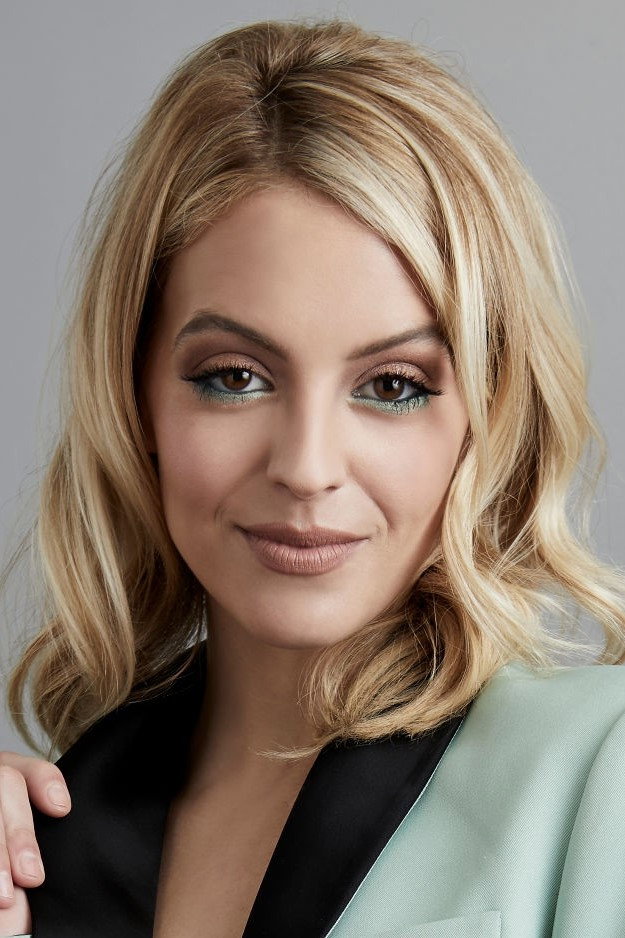Gage Golightly as Karen in Red Oaks