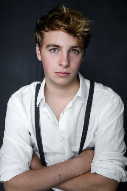 Matti Schmidt-Schaller as Tobias in The Distances