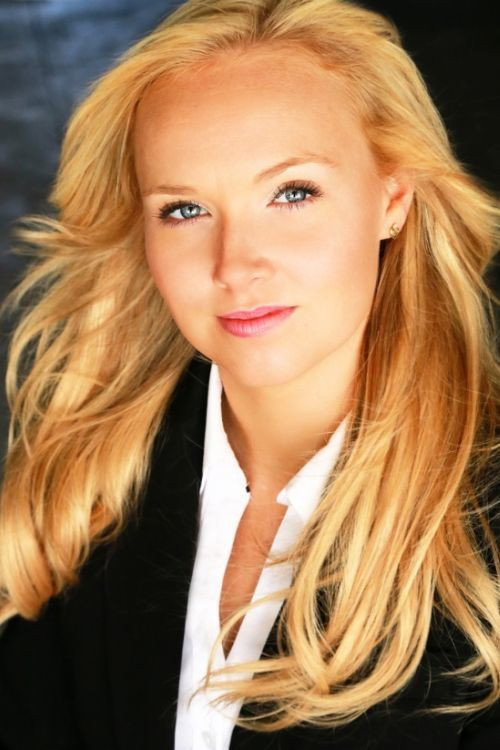 Adeana Lane as Lisa in Middle of the Night
