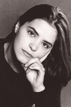Daniele Rodrigues as Margareth in Dona Santa