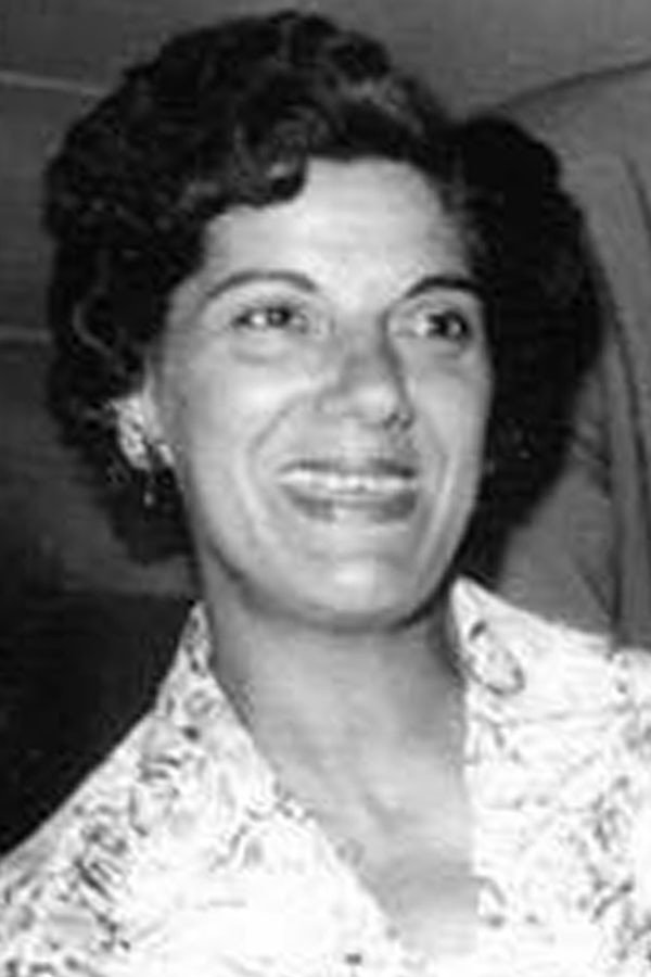 Chela Ruiz as Vanina in Amor gitano