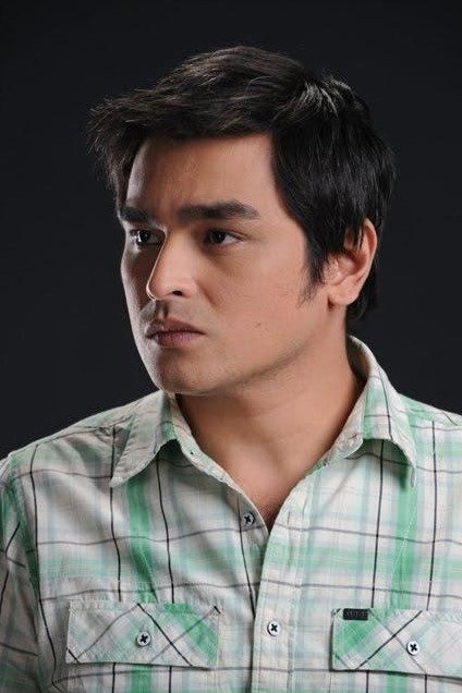 Eric Fructuoso as Gregor in 24/7