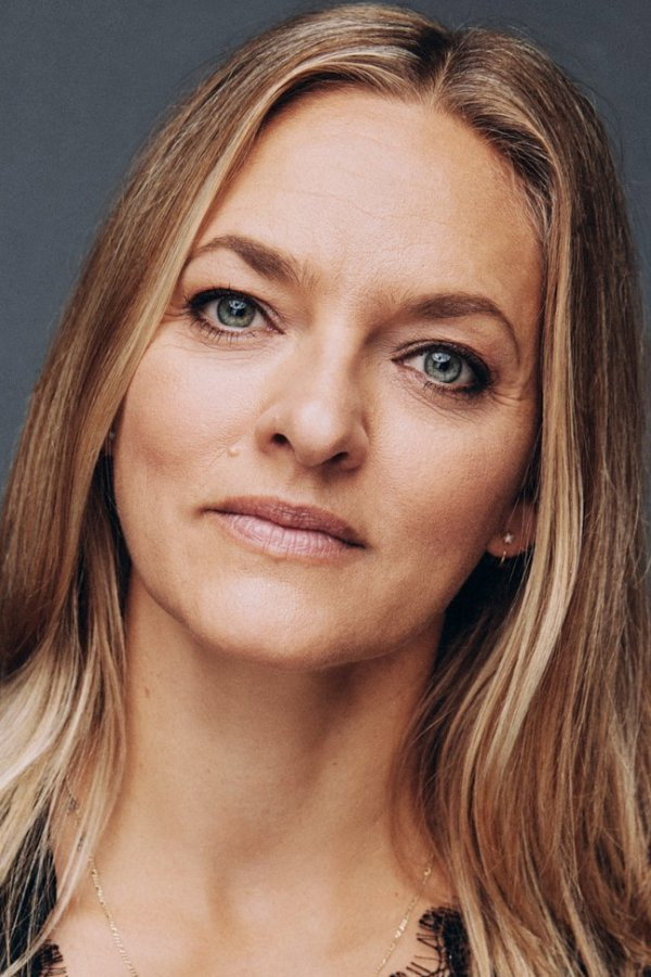 Katrine Falkenberg as Clara in Freddy Frogface