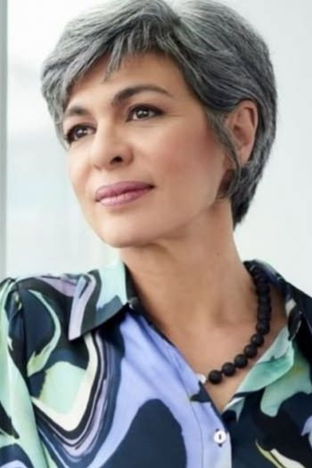 Tania Kontoyanni as Beatrice in Saint-Narcisse