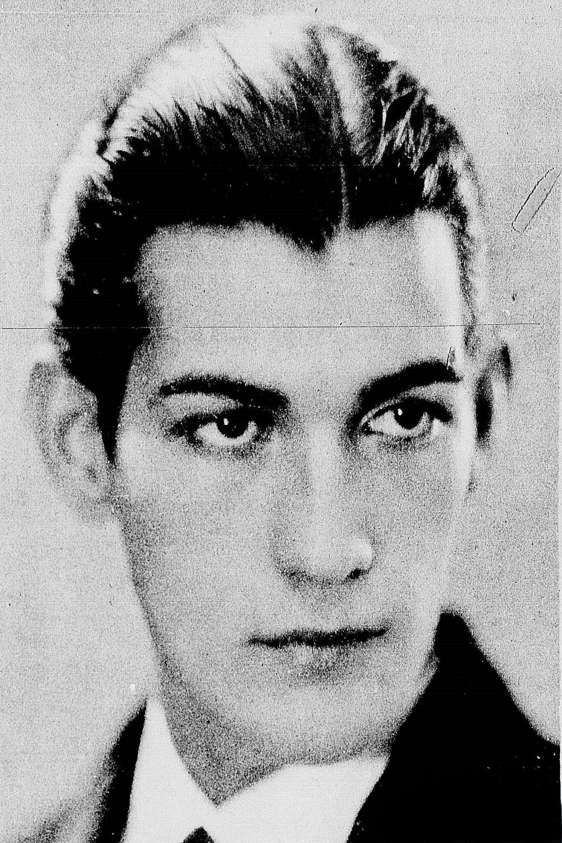 Ernani Augusto as Mordomo in Woman
