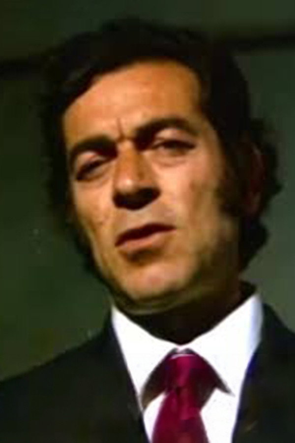Memduh Ünsal as Komiser in Article 438