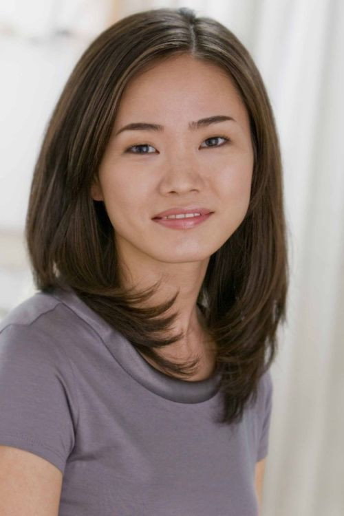 Azumi Tsutsui as Naomi in Maki
