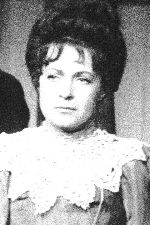 Julia Dancourt as Mme Barbizet in Malaventure