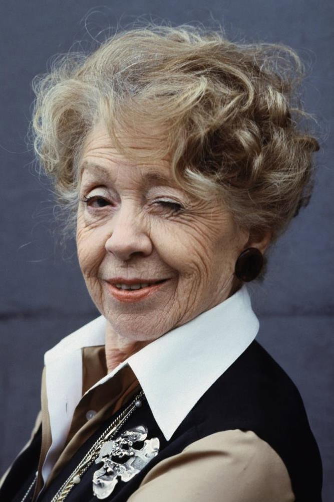 Inge Meysel as Frau Wolff in Der Biberpelz