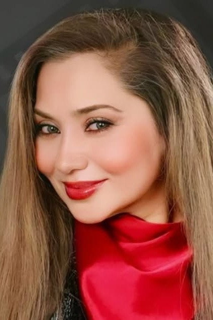 Nübar Novruzova as Zarrin in Həmyerlilər