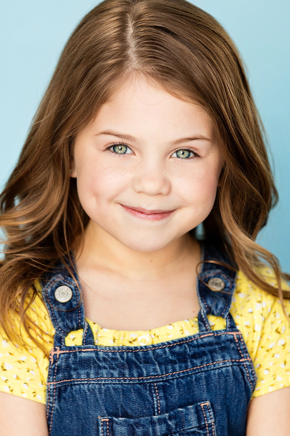 Pyper Braun as Natasha in Erin & Aaron